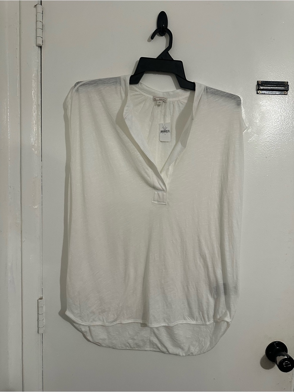 GAP White Sleeveless V-Neck Blouse